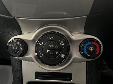 Ford Fiesta 1.25 Zetec 3dr 16