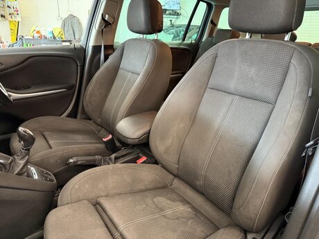 Vauxhall Zafira 1.4i Turbo SRi Euro 6 5dr 37