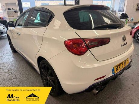 Alfa Romeo Giulietta 1.4 TB MultiAir Collezione Euro 5 (s/s) 5dr 3