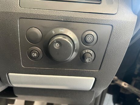 Vauxhall Zafira 1.6 16V Exclusiv Euro 5 5dr 12