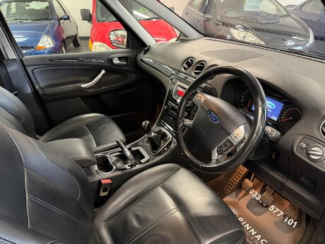 Ford Galaxy 1.6T EcoBoost Titanium X Euro 5 (s/s) 5dr 27