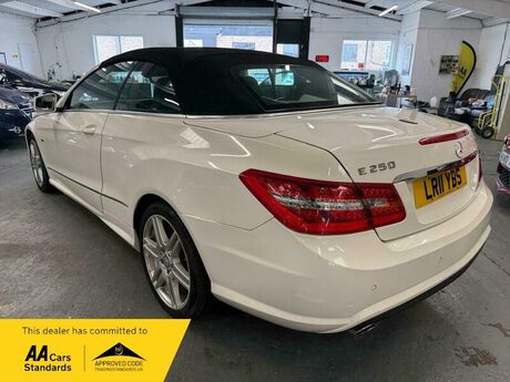 Mercedes-Benz E Class 2.1 E250 CDI BlueEfficiency Sport Cabriolet Tiptronic Euro 5 2dr 4
