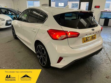 Ford Focus 1.0T EcoBoost ST-Line X Euro 6 (s/s) 5dr 3