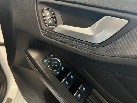 Ford Focus 1.0T EcoBoost ST-Line X Euro 6 (s/s) 5dr 22