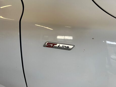 Ford Focus 1.0T EcoBoost ST-Line X Euro 6 (s/s) 5dr 39