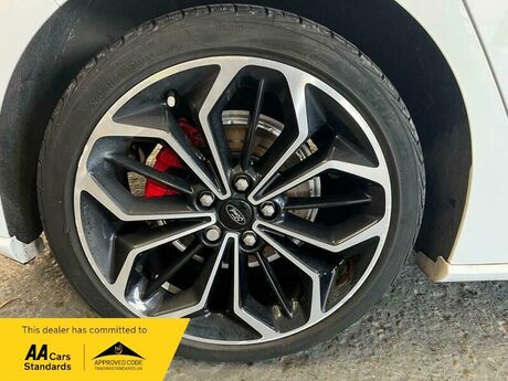 Ford Focus 1.0T EcoBoost ST-Line X Euro 6 (s/s) 5dr 27