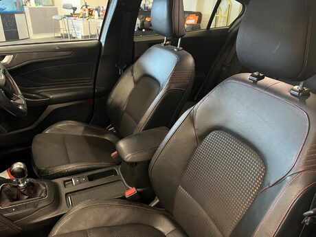 Ford Focus 1.0T EcoBoost ST-Line X Euro 6 (s/s) 5dr 36