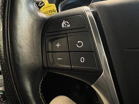 Volvo V40 1.6 D2 R-Design Euro 5 (s/s) 5dr 19