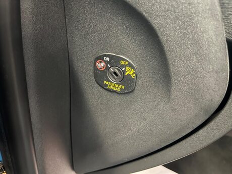 Volvo V40 1.6 D2 R-Design Euro 5 (s/s) 5dr 36