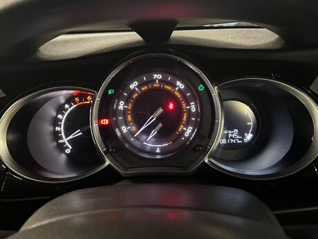 Citroen DS3 1.6 e-HDi Airdream DStyle Plus Euro 5 (s/s) 3dr 23