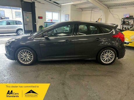 Ford Focus 1.0T EcoBoost Zetec S Euro 5 (s/s) 5dr 5