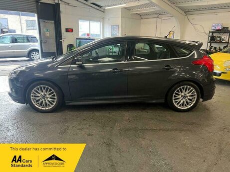 Ford Focus 1.0T EcoBoost Zetec S Euro 5 (s/s) 5dr 4