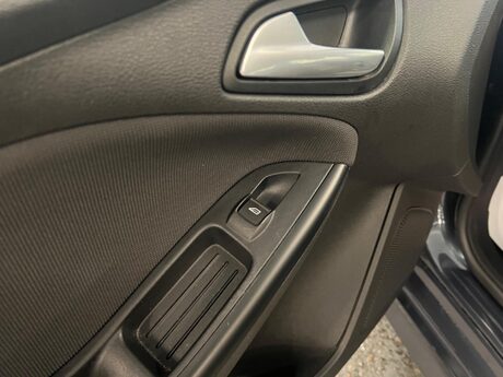 Ford Focus 1.0T EcoBoost Zetec S Euro 5 (s/s) 5dr 18