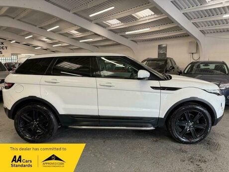 Land Rover Range Rover Evoque 2.2 SD4 Pure Auto 4WD Euro 5 5dr 8