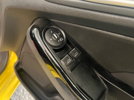 Ford Fiesta 1.0T EcoBoost Titanium Euro 5 (s/s) 3dr 13