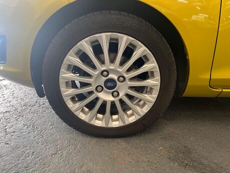 Ford Fiesta 1.0T EcoBoost Titanium Euro 5 (s/s) 3dr 19
