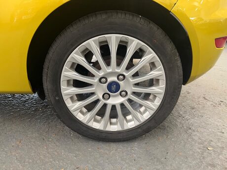 Ford Fiesta 1.0T EcoBoost Titanium Euro 5 (s/s) 3dr 20