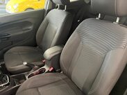 Ford Fiesta 1.0T EcoBoost Titanium Euro 5 (s/s) 3dr 29