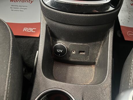 Ford Fiesta 1.0T EcoBoost Titanium Euro 5 (s/s) 3dr 9