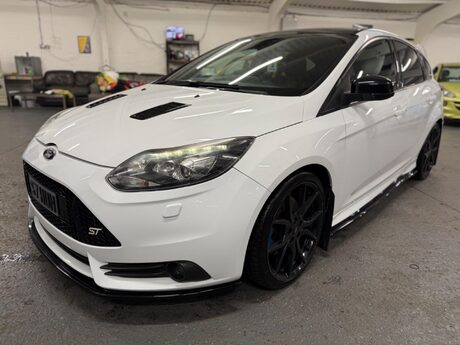 Ford Focus 2.0T EcoBoost ST-3 Euro 5 (s/s) 5dr 2