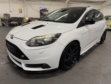 Ford Focus 2.0T EcoBoost ST-3 Euro 5 (s/s) 5dr 1