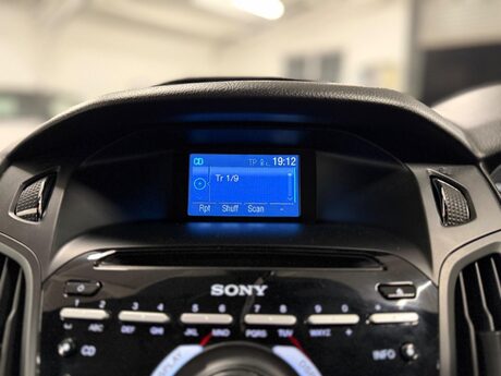 Ford Focus 2.0T EcoBoost ST-3 Euro 5 (s/s) 5dr 28
