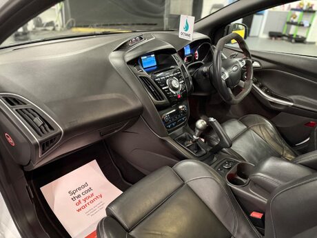 Ford Focus 2.0T EcoBoost ST-3 Euro 5 (s/s) 5dr 9