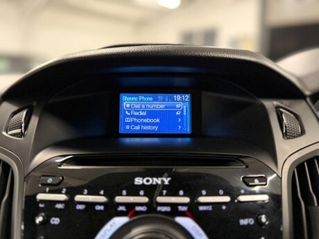 Ford Focus 2.0T EcoBoost ST-3 Euro 5 (s/s) 5dr 29