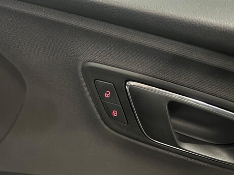 SEAT Leon 1.6 TDI CR SE DSG Euro 5 (s/s) 5dr 13