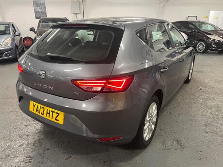 SEAT Leon 1.6 TDI CR SE DSG Euro 5 (s/s) 5dr 8