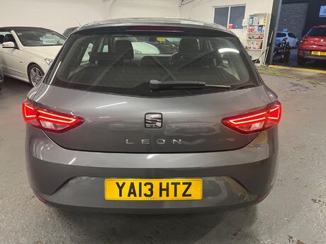 SEAT Leon 1.6 TDI CR SE DSG Euro 5 (s/s) 5dr 6