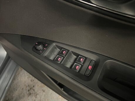 SEAT Leon 1.6 TDI CR SE DSG Euro 5 (s/s) 5dr 20