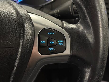 Ford Ecosport 1.5 TDCi Titanium 2WD Euro 6 5dr 18