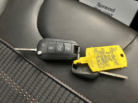 Peugeot 208 1.2 PureTech Roland Garros Euro 6 (s/s) 5dr 17