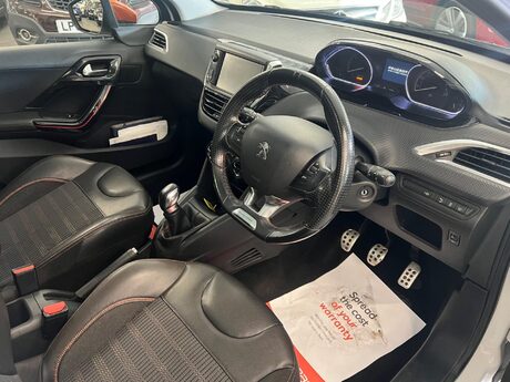 Peugeot 208 1.2 PureTech Roland Garros Euro 6 (s/s) 5dr 8