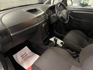 Vauxhall Meriva 1.6i 16v Club Easytronic 5dr 31