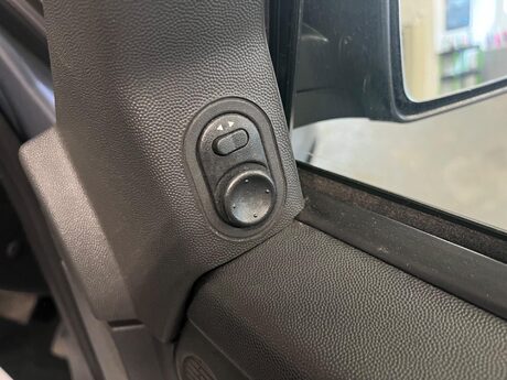 Vauxhall Meriva 1.6i 16v Club Easytronic 5dr 13