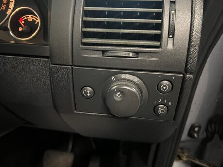 Vauxhall Meriva 1.6i 16v Club Easytronic 5dr 14