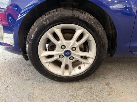 Ford Fiesta 1.0T EcoBoost Zetec Euro 6 (s/s) 3dr 16
