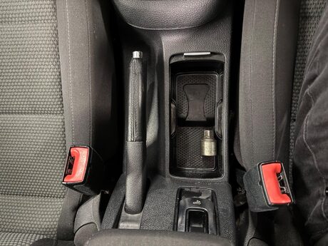 Volkswagen Golf 1.6 TDI BlueMotion Tech SE Cabriolet Euro 5 (s/s) 2dr 14