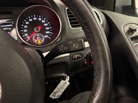 Volkswagen Golf 1.6 TDI BlueMotion Tech SE Cabriolet Euro 5 (s/s) 2dr 35