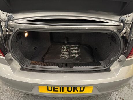 Volkswagen Golf 1.6 TDI BlueMotion Tech SE Cabriolet Euro 5 (s/s) 2dr 30