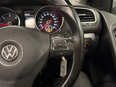 Volkswagen Golf 1.6 TDI BlueMotion Tech SE Cabriolet Euro 5 (s/s) 2dr 32