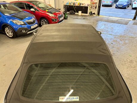 Volkswagen Golf 1.6 TDI BlueMotion Tech SE Cabriolet Euro 5 (s/s) 2dr 36