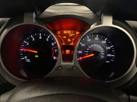 Nissan Juke 1.6 Acenta CVT Euro 5 5dr 27