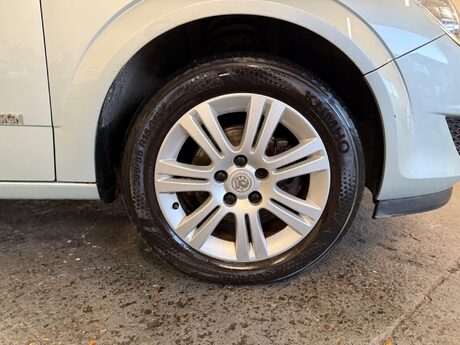Vauxhall Astra 1.8i 16v Design 5dr 22