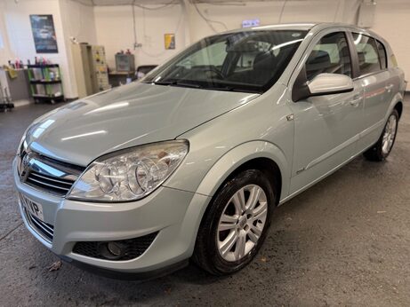 Vauxhall Astra 1.8i 16v Design 5dr 2
