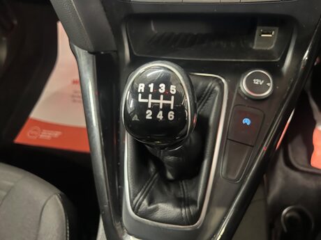 Ford Focus 1.0T EcoBoost Titanium Euro 6 (s/s) 5dr 9