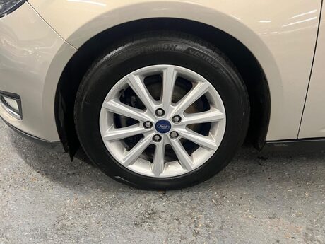 Ford Focus 1.0T EcoBoost Titanium Euro 6 (s/s) 5dr 24