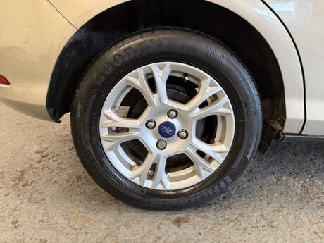 Ford B-Max 1.0T EcoBoost Zetec Euro 5 5dr 22